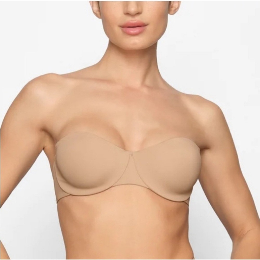 SKIMS Smoothing Intimates Strapless Bra Women's 32DD Clay NWT